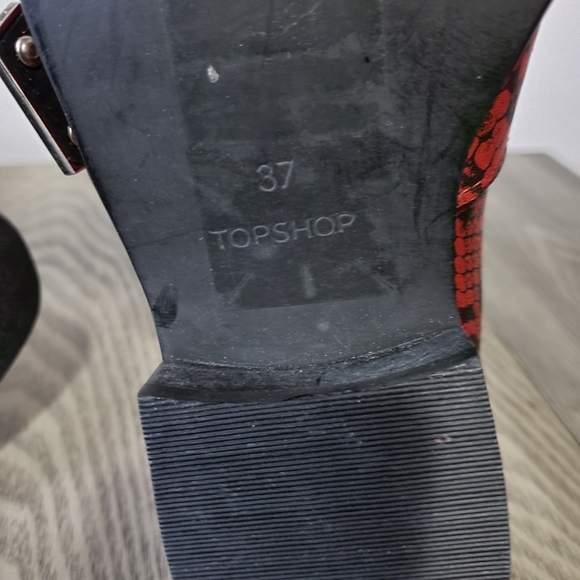 TOPSHOP Alex front zip ankle boots. Red snakeskin with buckles. Size 6.5 - Picture 7 of 10